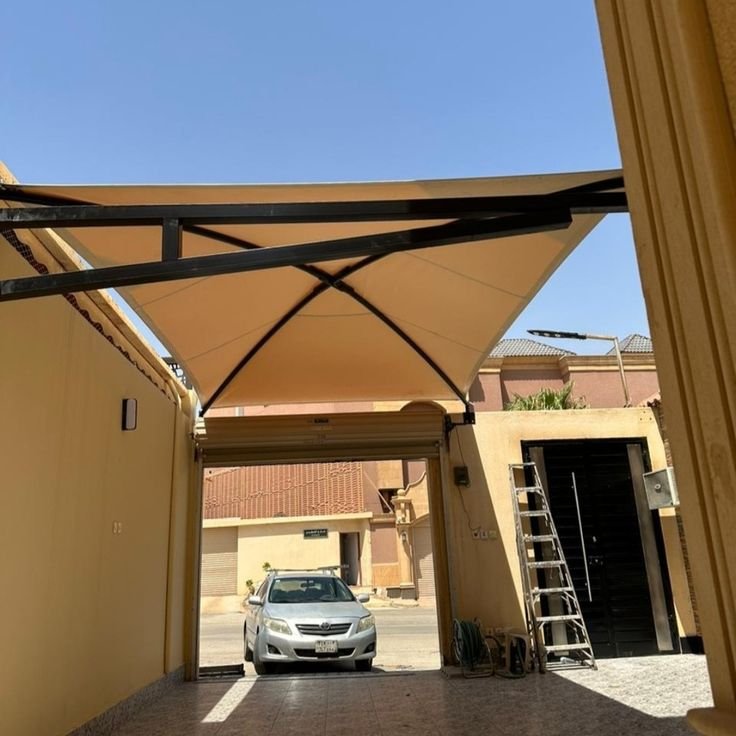 مظلات سيارات داخلية